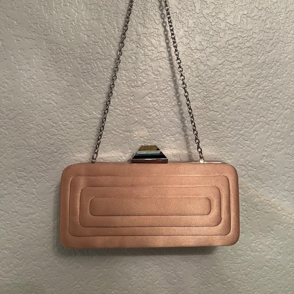 Sondra Roberts blush pink silk and satin blend clutch - Picture 4 of 16